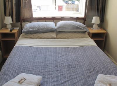 Dorset House Backpackers Small Double Room 6 Christchurch